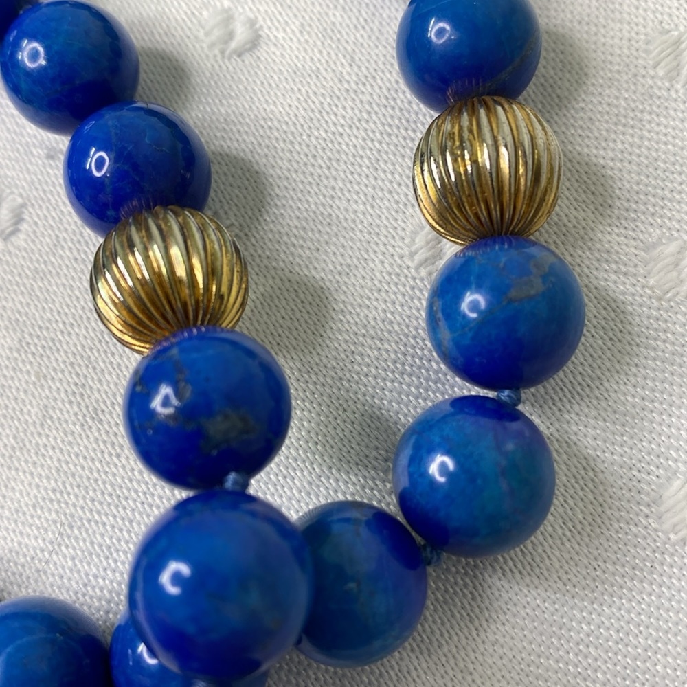EUC VINTAGE LAPIS LAZULI BEADED NECKLACE w/Gold-tone accent Beads Hand Knotted